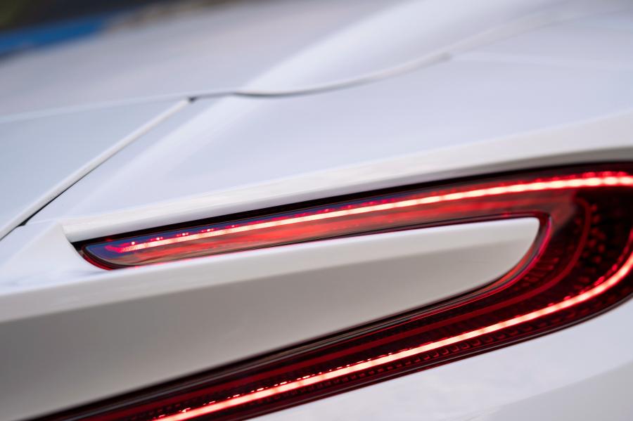 Детали экстерьера Aston Martin DB11 V8 Volante 2018 года  (NA) (фото 33 из 40)